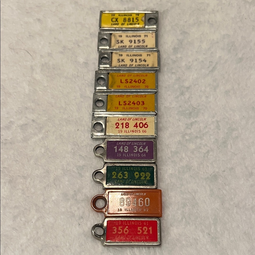 Vintage Disabled Veterans Illinois License Plate Keychains 1960-75